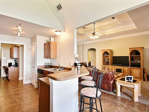 5th image of 317 Madewood Dr