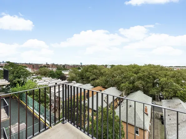 567 Ocean Parkway image 1 of 18