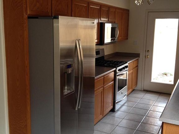 4th image of 214 Manzano St NE APT A