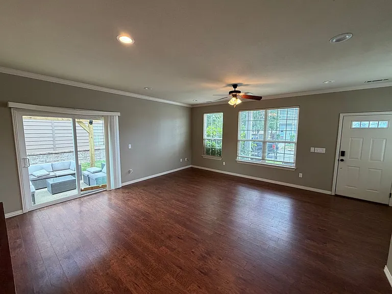 537 Keats Dr — Photo 17
