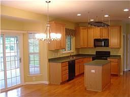 5th image of 821 Holt Grove Ct