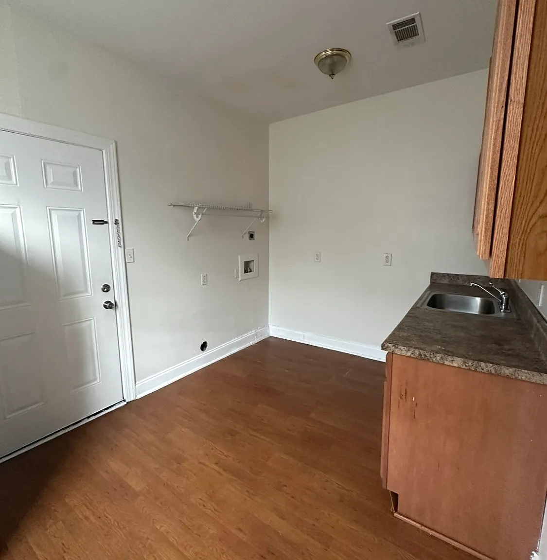 2 bed, 1100 sqft, $1,400 — Photo 4