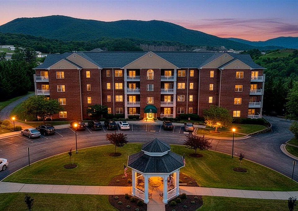 1st image of 4448 Pheasant Ridge Rd #304