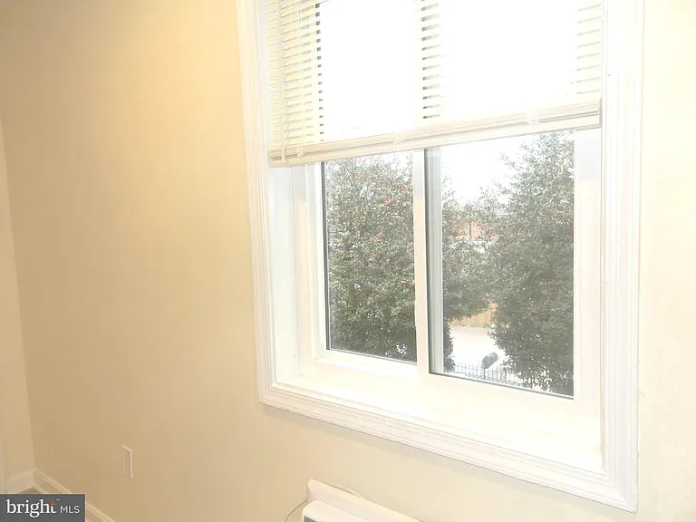 513 12th St NE #9 — Photo 18
