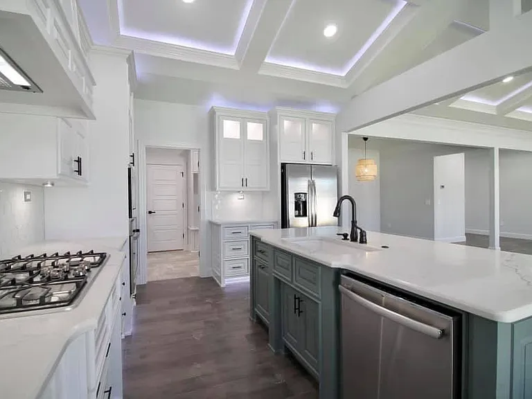 502 SW Ramsey Ln — Photo 2