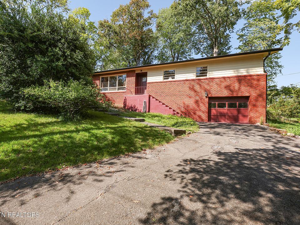 1st image of 210 Louisiana Ave