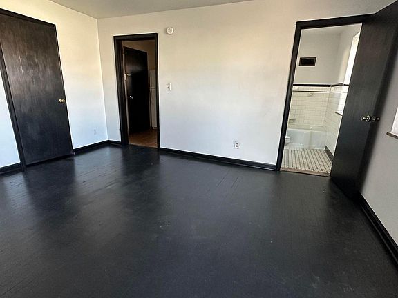 3rd image of 2514 Sunset Blvd #2