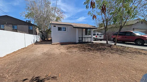 1406 W Vogel Ave Photo 1