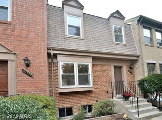 10297 Friendship Ct, Fairfax, VA 22032