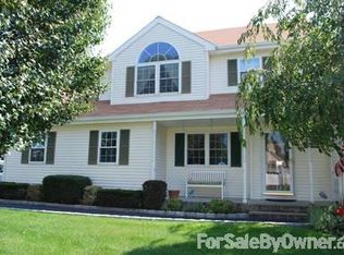 113 Paul Dr, Holbrook, NY 11741
