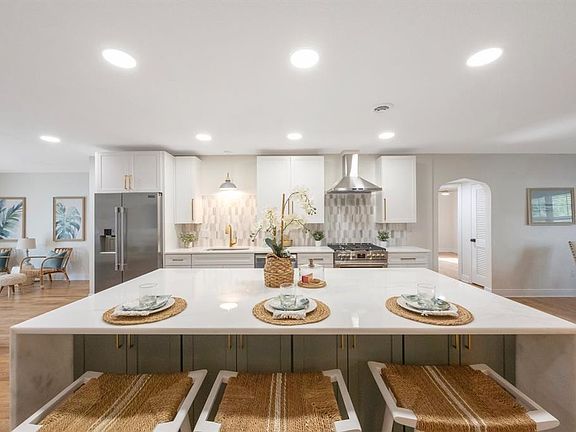 3rd image of 5020 15TH AVENUE N