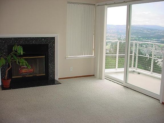 3rd image of 571 Pointe Pacific Dr
