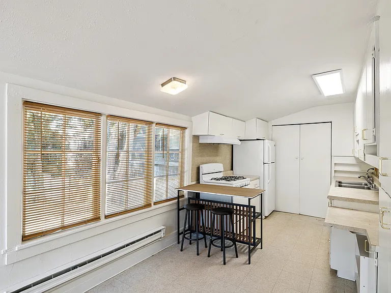 848 NE 92nd St — Photo 3