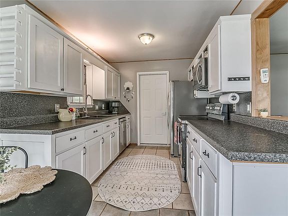 4th image of 424 W Forest Dr