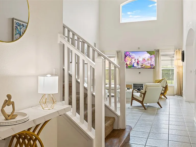 239 Carrera Ave — Photo 21