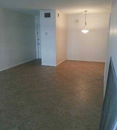 5th image of 2424 SE 17th St APT B208