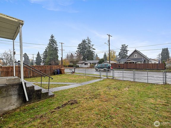 2nd image of 8815 Yakima Avenue S