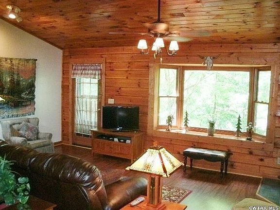 4th image of 225 Riverwind Dr