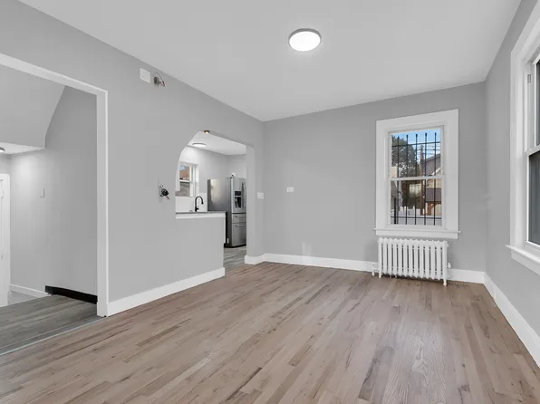 119-73 Merrill Street image 4 of 11