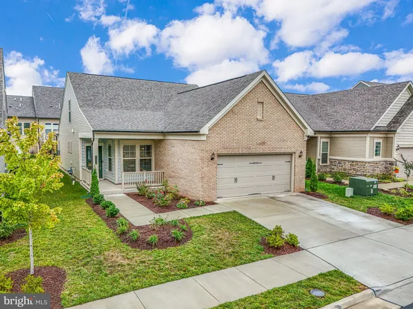 21899 Hawksbill High Cir, Sterling, VA 20164