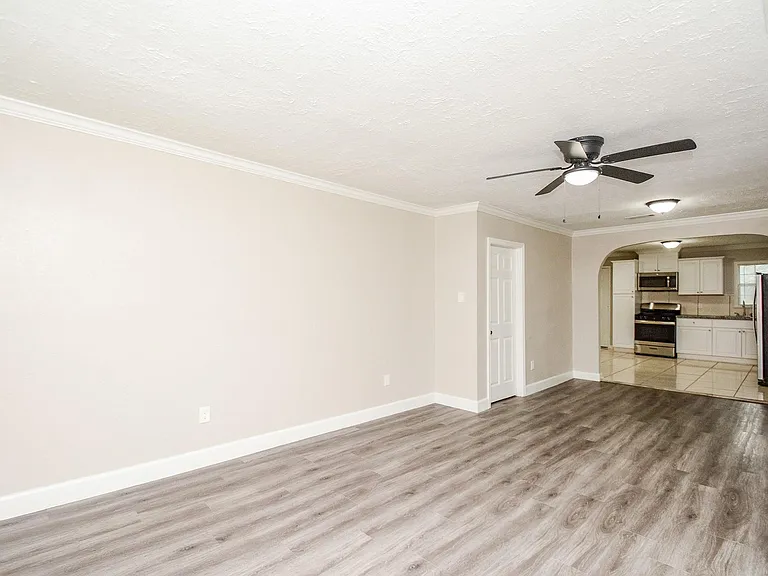 2109 Pomona Dr — Photo 5