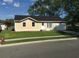 437 Arnold Ave, Romeoville, IL 60446