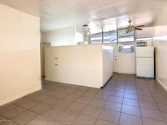 4th image of 64 Avenue 64