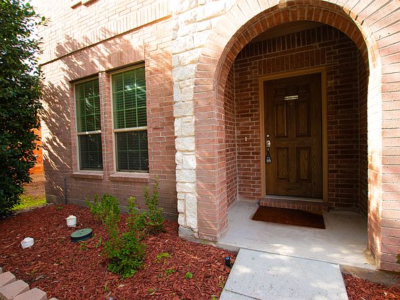 2nd image of 3013 Aspen Way