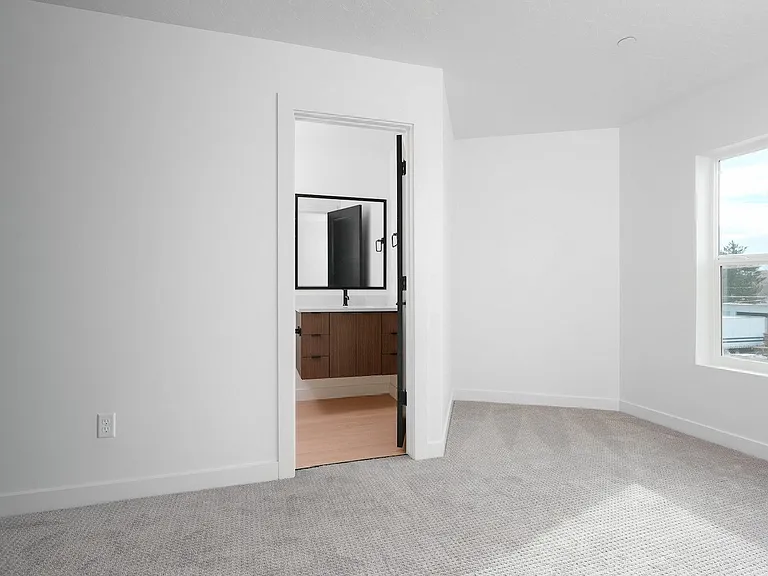1739 S Main St #12 — Photo 18