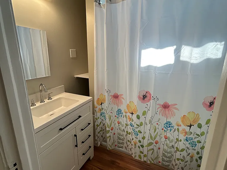 17416 Woodford Ave — Photo 25
