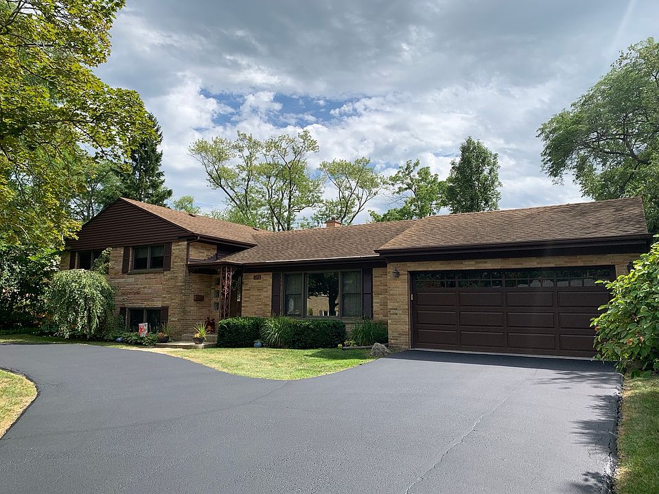 2nd image of 1253 Country Ln
