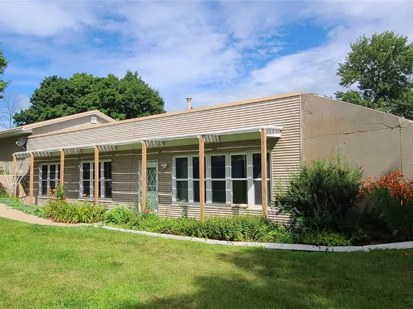 606 11th Ave, Vinton, IA 52349