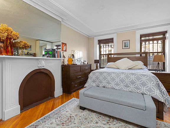 5th image of 464 5th St #464
