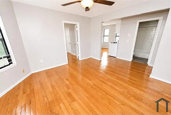 42 Greenwood St #3