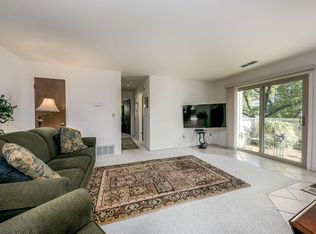 8 Somerset Pl, Novato, CA 94945