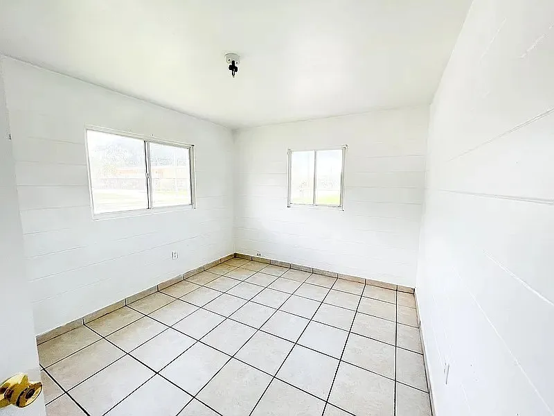 2 bed, 1.0 bath, $980 — Photo 3