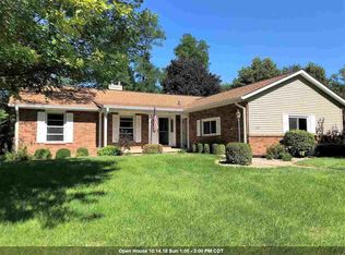 205 Indian Creek Ct, Pekin, IL 61554