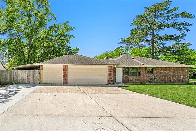 4 bed, 2.0 bath, 2030 sqft, $2,575 — Photo 2