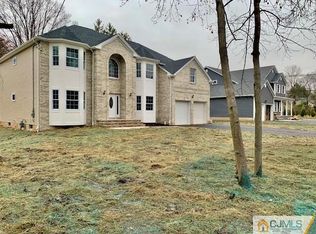 3 Brook Ave, Edison, NJ 08820