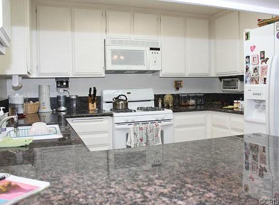 3rd image of 26377 Rainbow Glen Dr