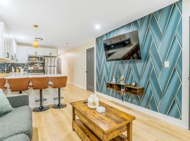 1704 N Springfield Ave, Chicago, IL