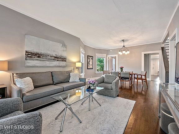 4th image of 3808 N Hamlin Ave