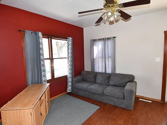 3rd image of 1514 W 4th St