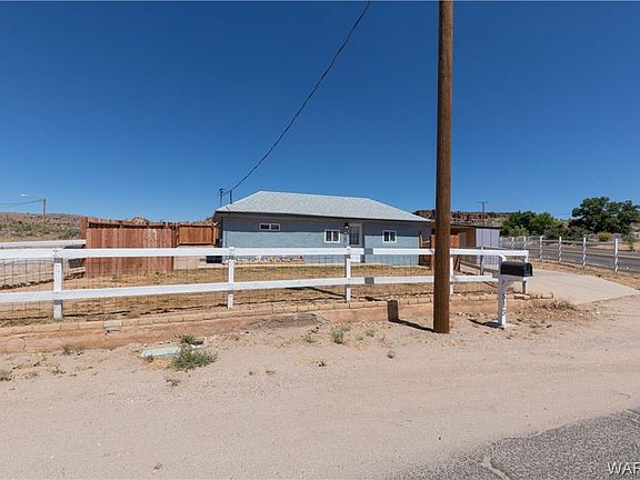 3rd image of 513 Betty Ln