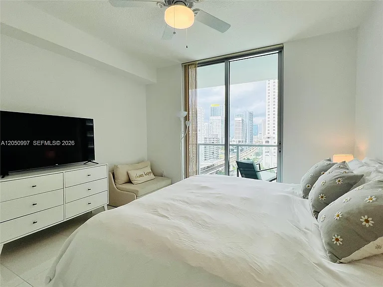 79 SW 12th St #1510 — Photo 40