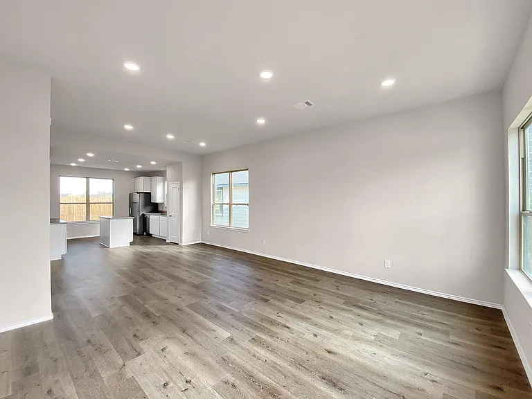 13071 Clearview Dr — Photo 5