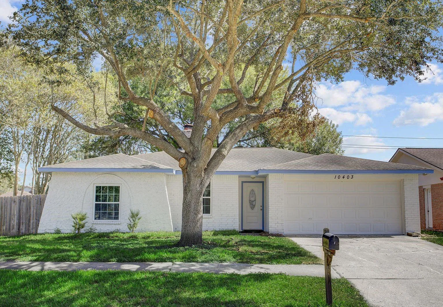 3 bed, 2.0 bath, 1296 sqft, $1,875 — Photo 1