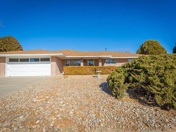 3rd image of 3409 Dow Dr