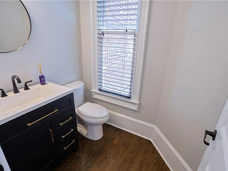 1294 Lenox Park Blvd — Photo 32