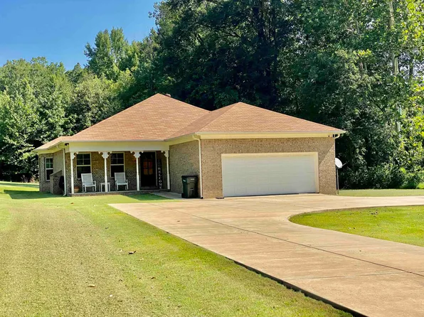 1475 Centerpoint Dr, Mason, TN 38049